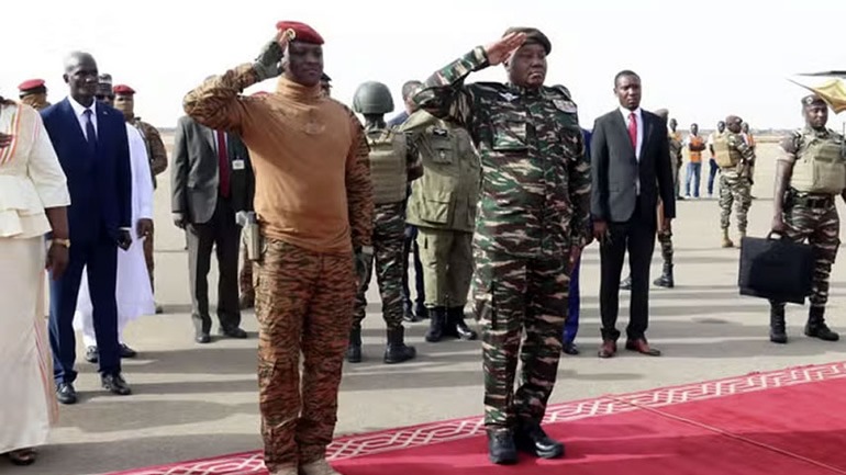 Dirigentes de Mali, Niger y Burkina Faso propician acercamiento a Rusia