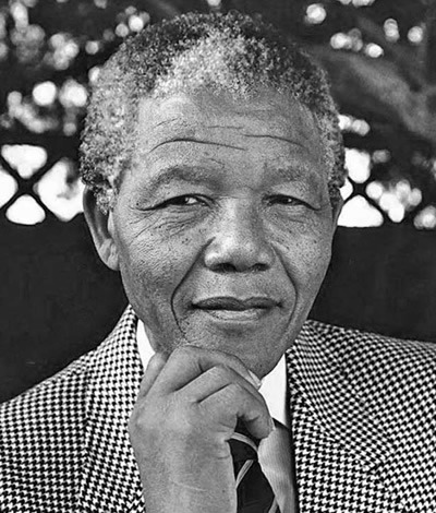 Nelson Mandela (Sudáfrica): Líder de la lucha contra el apartheid, símbolo global de la reconciliación y primer presidente negro de Sudáfrica (1994–1999).