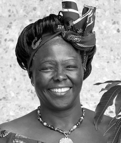 Wangari Maathai (Kenia): Bióloga, ecologista y activista; primera mujer africana en recibir el Premio Nobel de la Paz 2004.