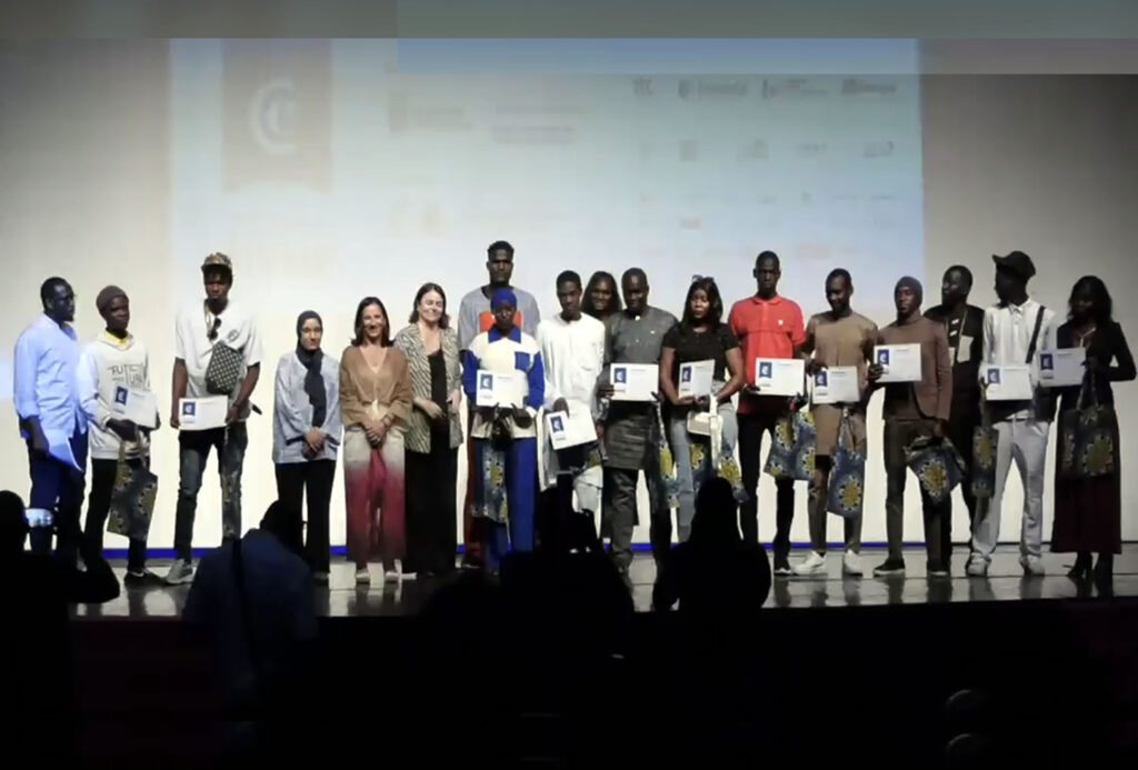 Entrega de diplomas del programa Tierra Firme.