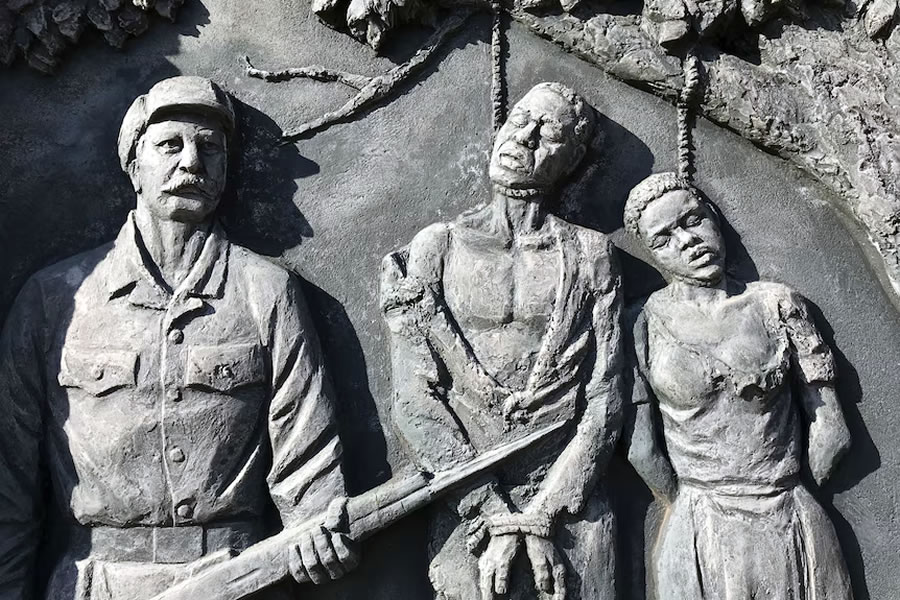 Monumento en la capital de Namibia conmemorativo del genocidio alemán. (Foto: Google)