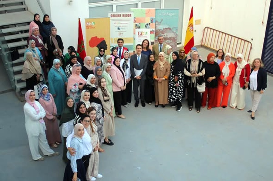 Enrique Ojeda, embajador de España en Marruecos, acompañado del cónsul general en Nador y del representante de la OCE de Rabat, visitó oficialmente la sede de la Association Femmes pour l’Afrique, con sede en el Faro de Nador. (Foto: Fundación Mujeres Por África)