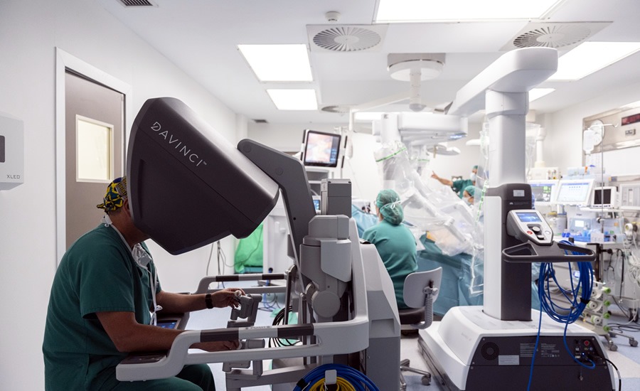 L'hôpital universitaire Hospiten Rambla utilise le robot chirurgical Da Vinci XI, une plateforme de chirurgie robotique de pointe.
