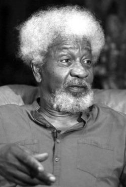 Wole Soyinka (Nigeria): Dramaturgo y poeta; primer africano en ganar el Premio Nobel de Literatura 1986.
